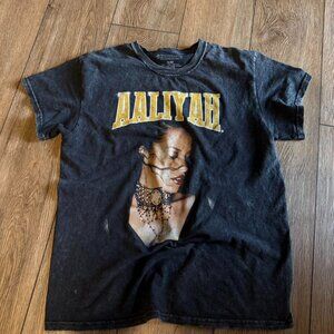 👕”Aaliyah” tee
